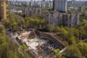 апрель